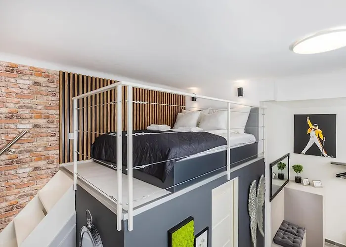 Apartment Industrial By Danube, Margaret Island
